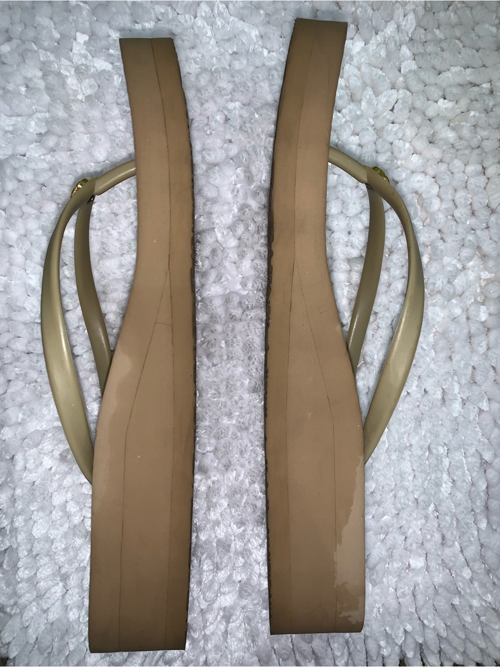 Tory Burch Taupe Flip Flop Sandals with Gold Logo - Picture 6 of 9